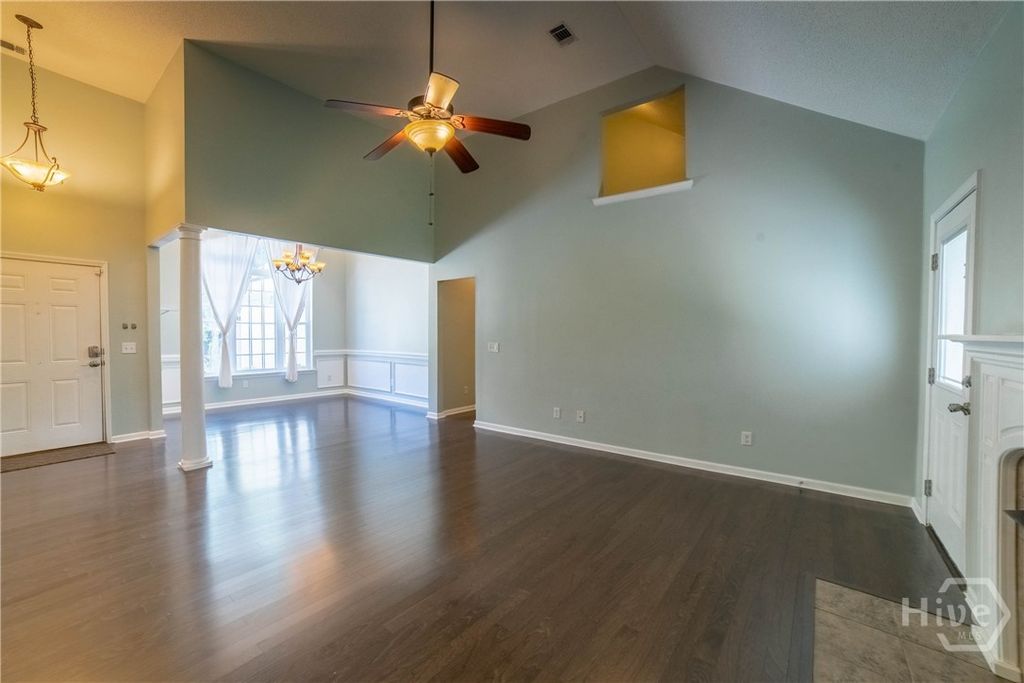 Image 12 of property listing at 326 Bristol Way, Richmond Hill, GA 31324