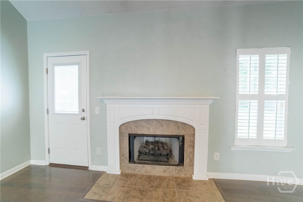 Image 13 of property listing at 326 Bristol Way, Richmond Hill, GA 31324