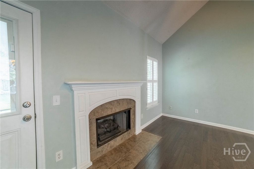 Image 14 of property listing at 326 Bristol Way, Richmond Hill, GA 31324