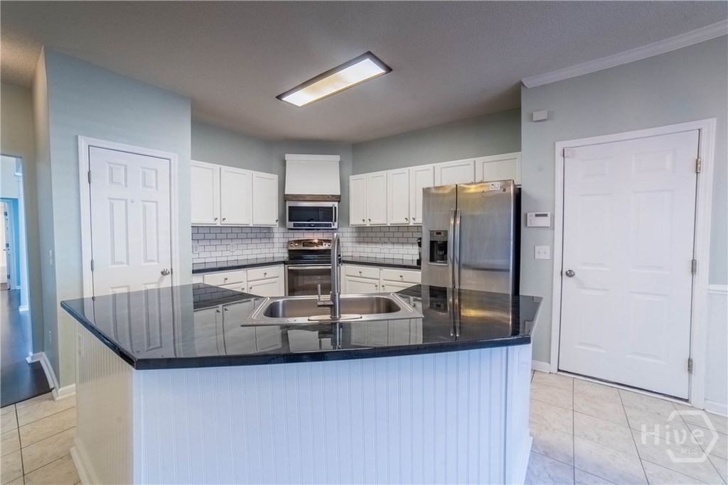 Image 15 of property listing at 326 Bristol Way, Richmond Hill, GA 31324