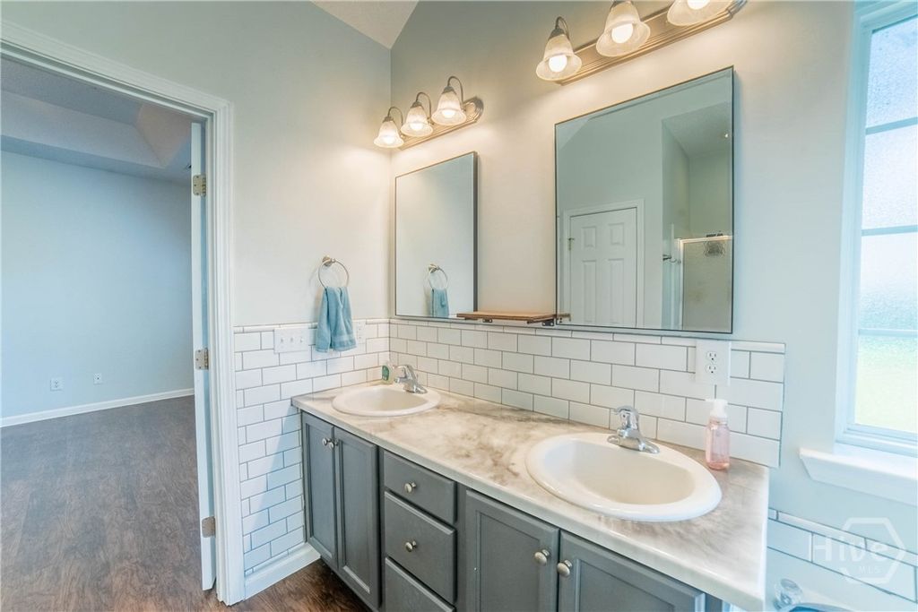 Image 32 of property listing at 326 Bristol Way, Richmond Hill, GA 31324