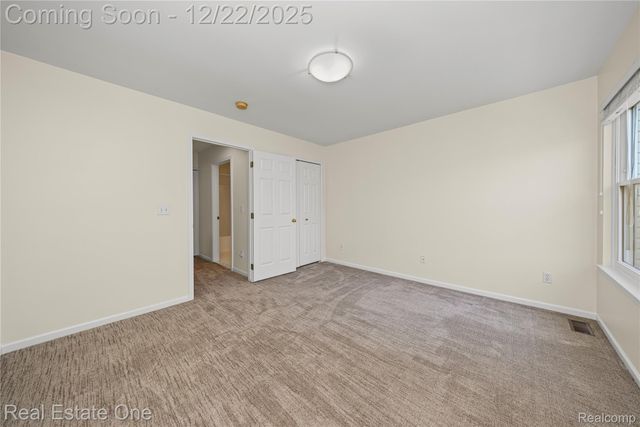 38282 Saratoga Circle, Farmington Hills, MI 48331