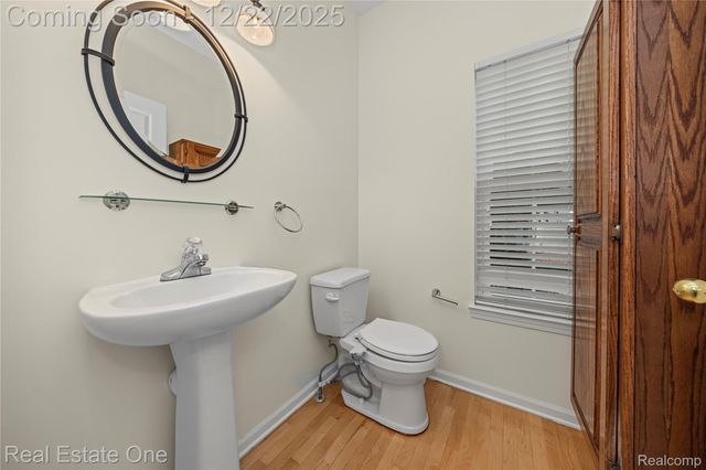 38282 Saratoga Circle, Farmington Hills, MI 48331