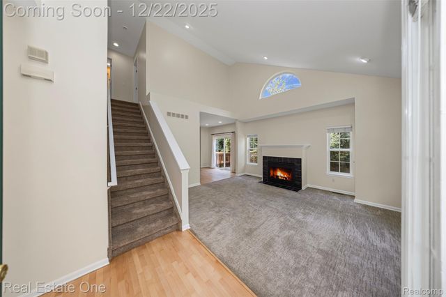 38282 Saratoga Circle, Farmington Hills, MI 48331