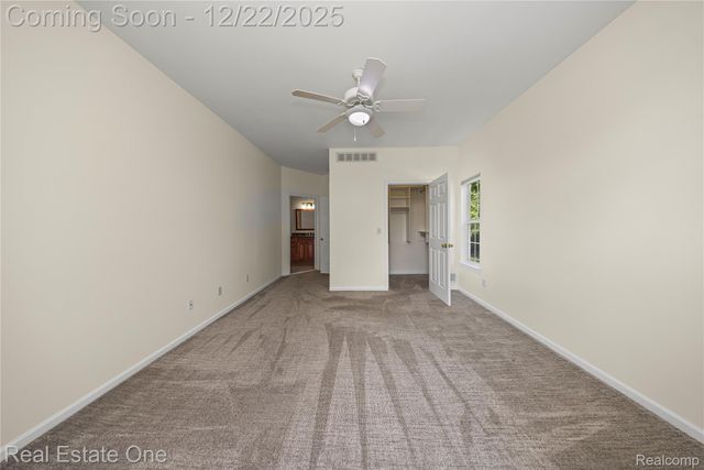 38282 Saratoga Circle, Farmington Hills, MI 48331