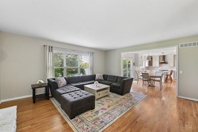 996 Paxton Lake Drive, Miami Twp, OH 45140