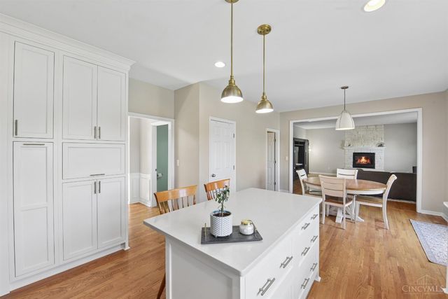 996 Paxton Lake Drive, Miami Twp, OH 45140