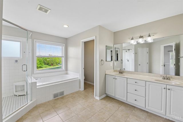 996 Paxton Lake Drive, Miami Twp, OH 45140