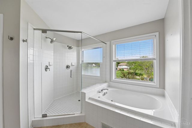 996 Paxton Lake Drive, Miami Twp, OH 45140