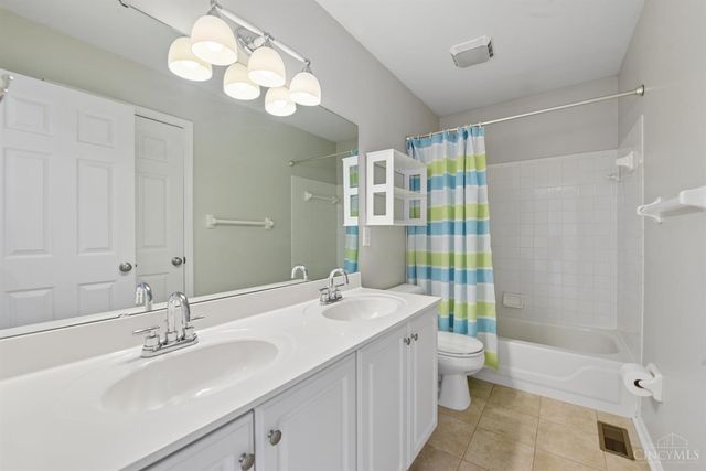 996 Paxton Lake Drive, Miami Twp, OH 45140