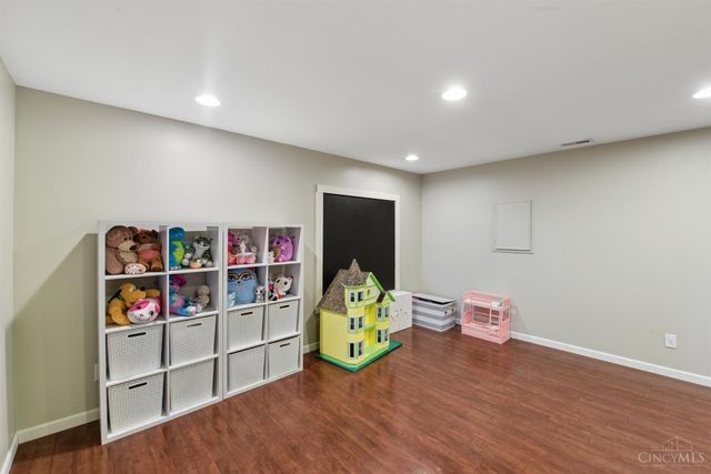996 Paxton Lake Drive, Miami Twp, OH 45140