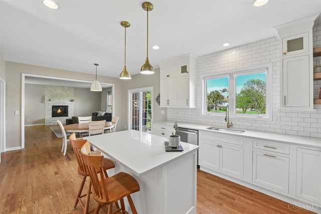 996 Paxton Lake Drive, Miami Twp, OH 45140