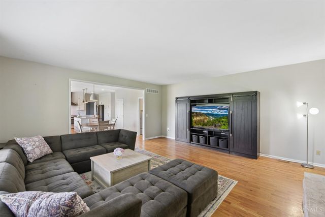 996 Paxton Lake Drive, Miami Twp, OH 45140