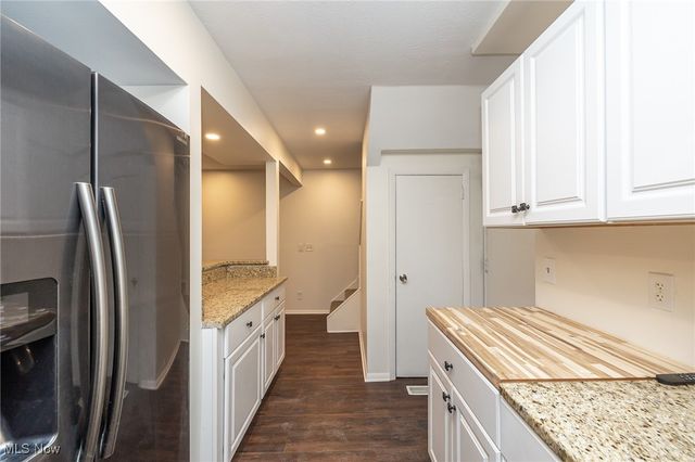 33803 Electric Boulevard H-17, Avon Lake, OH 44012