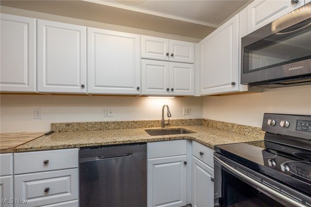 33803 Electric Boulevard H-17, Avon Lake, OH 44012