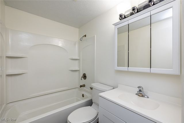 33803 Electric Boulevard H-17, Avon Lake, OH 44012