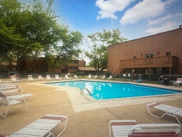 33803 Electric Boulevard H-17, Avon Lake, OH 44012