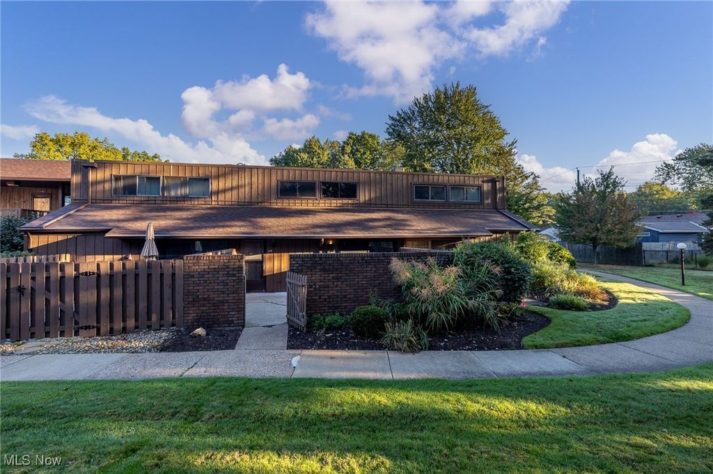 33803 Electric Boulevard H-17, Avon Lake, OH 44012