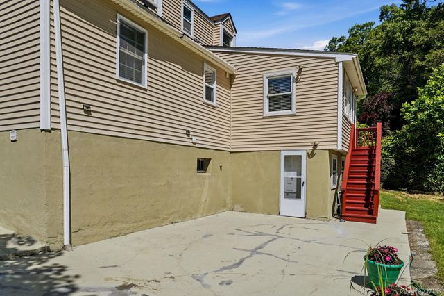 44 Kent Road, White Plains, NY 10603