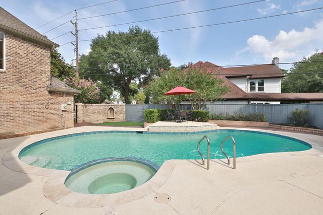 9203 Godstone Lane, Spring, TX 77379