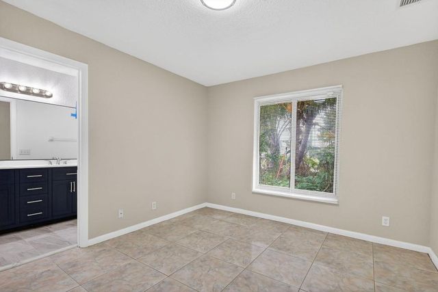 2208 Evans Street, Hollywood, FL 33020