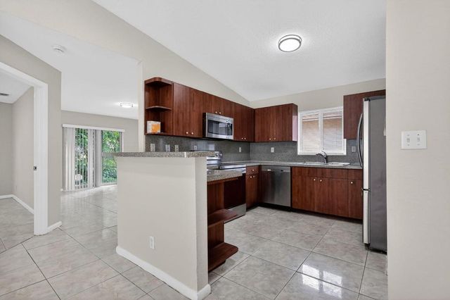 2208 Evans Street, Hollywood, FL 33020