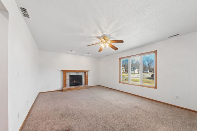 2907 E 43rd Street, Des Moines, IA 50317