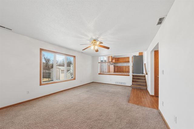 2907 E 43rd Street, Des Moines, IA 50317