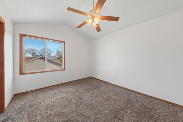 2907 E 43rd Street, Des Moines, IA 50317