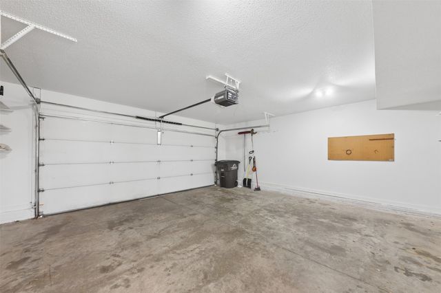 2907 E 43rd Street, Des Moines, IA 50317