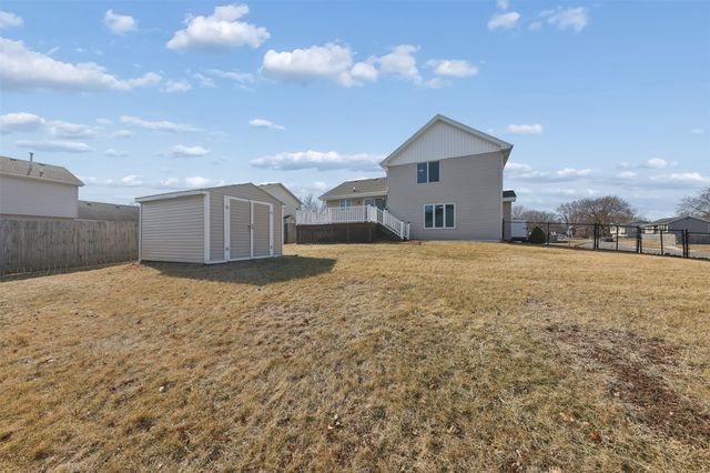 2907 E 43rd Street, Des Moines, IA 50317