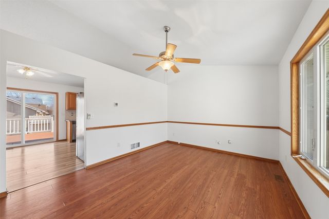 2907 E 43rd Street, Des Moines, IA 50317