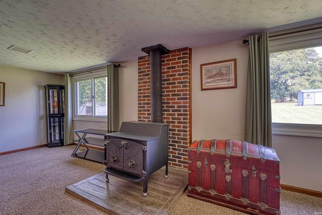 6709 W Schmitt Lane, Evansville, IN 47720
