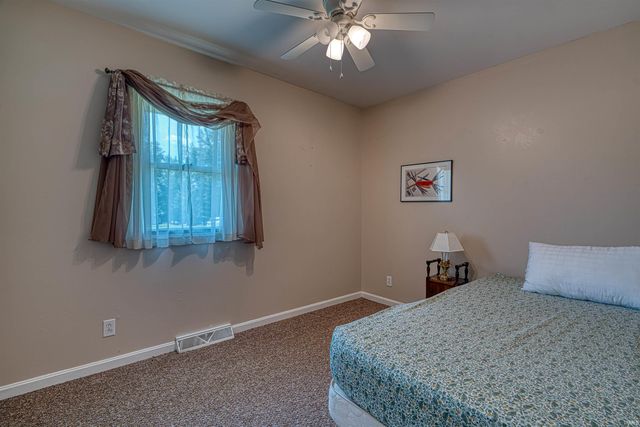 6709 W Schmitt Lane, Evansville, IN 47720