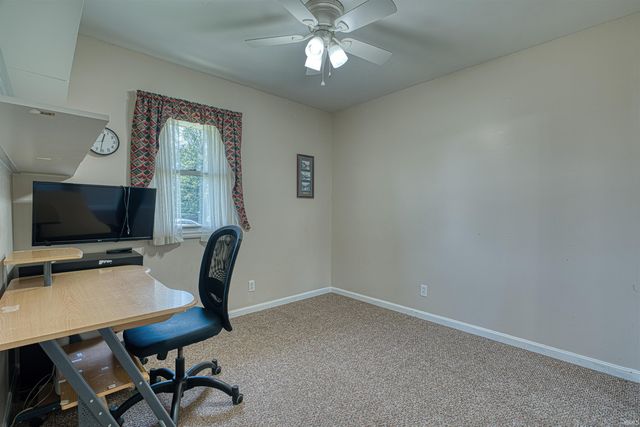 6709 W Schmitt Lane, Evansville, IN 47720