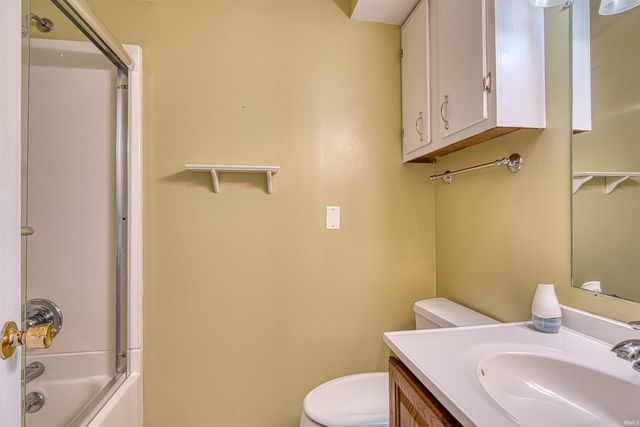 6709 W Schmitt Lane, Evansville, IN 47720