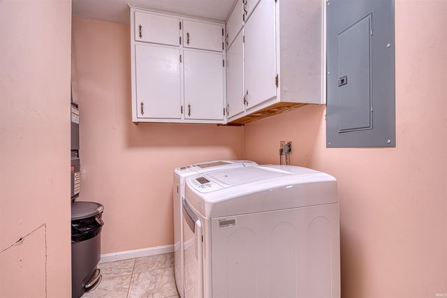 6709 W Schmitt Lane, Evansville, IN 47720