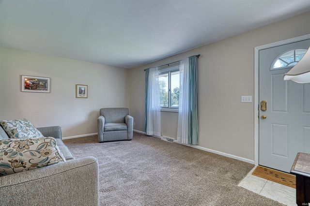 6709 W Schmitt Lane, Evansville, IN 47720