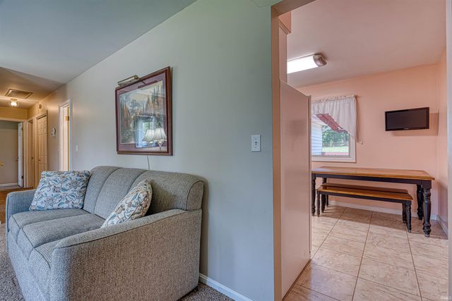 6709 W Schmitt Lane, Evansville, IN 47720