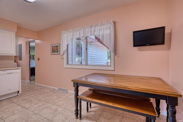 6709 W Schmitt Lane, Evansville, IN 47720