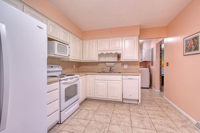 6709 W Schmitt Lane, Evansville, IN 47720