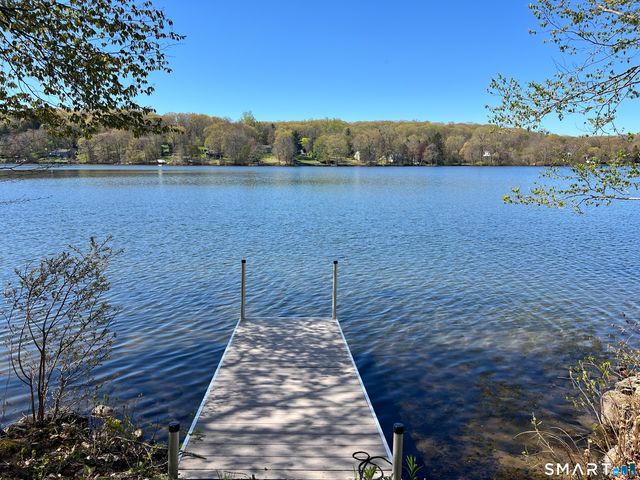 19 Enclave Circle 19, Newtown, CT 06470