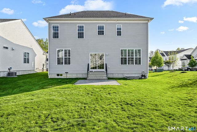 19 Enclave Circle 19, Newtown, CT 06470