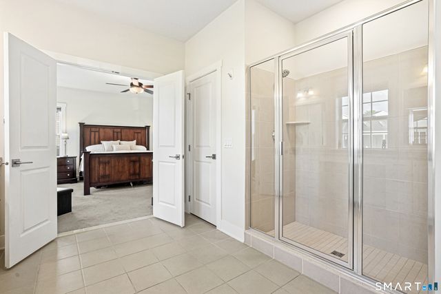 19 Enclave Circle 19, Newtown, CT 06470