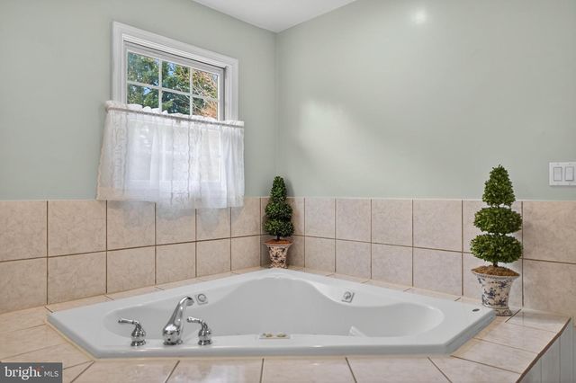 2013 SULLIVAN LN, Silver Spring, MD 20906