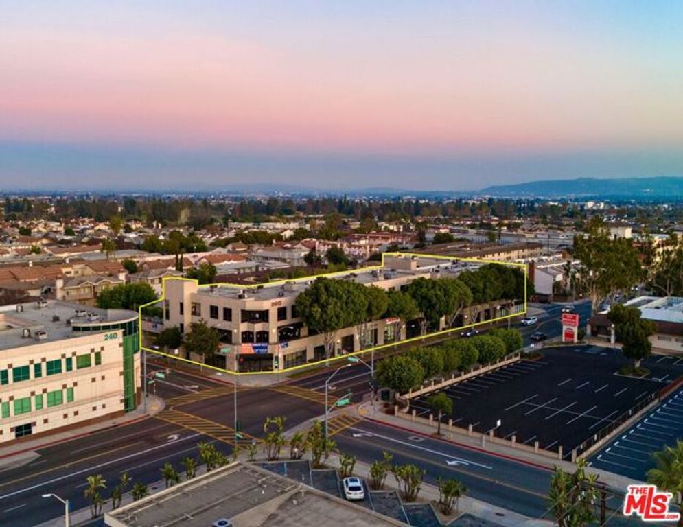 320 S Garfield Avenue, Alhambra, CA 91801