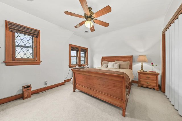 3290 N 44th STREET, Milwaukee, WI 53216
