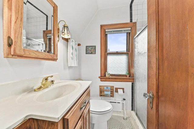 3290 N 44th STREET, Milwaukee, WI 53216