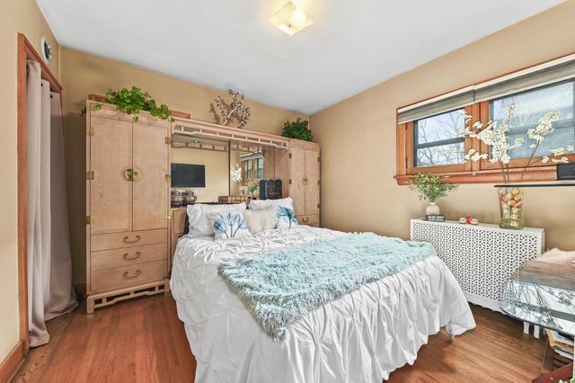 3290 N 44th STREET, Milwaukee, WI 53216