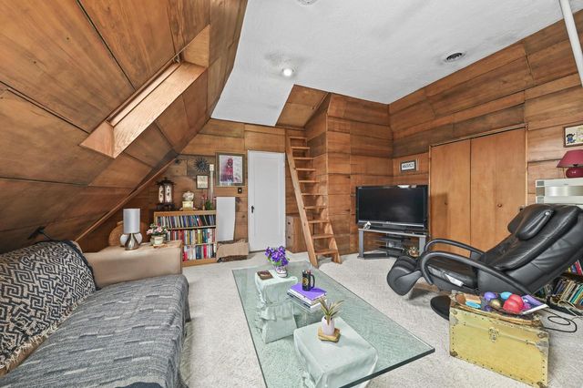 3290 N 44th STREET, Milwaukee, WI 53216